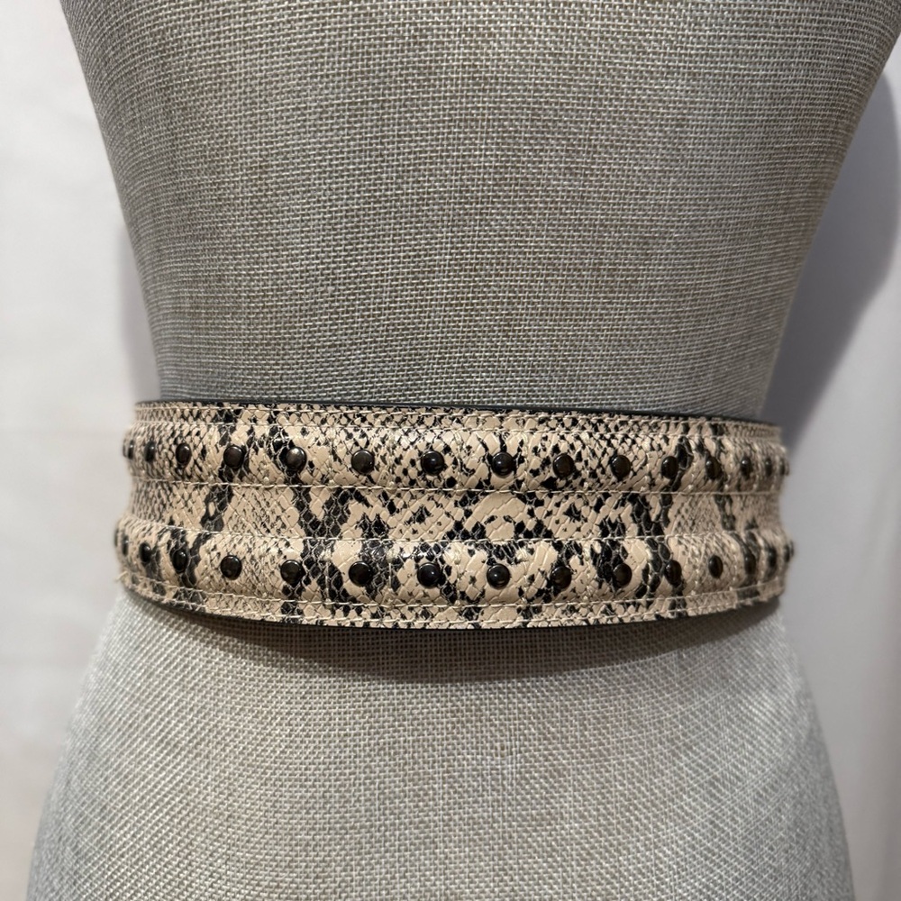 BCBGMaxAzria Black and cream snake print belt, Sz S - Picture 5 of 10